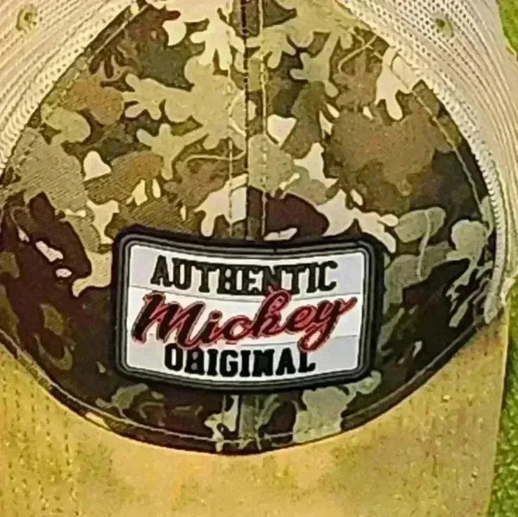 Authentic Disney original camo snapback mesh back hat - Picture 4 of 9